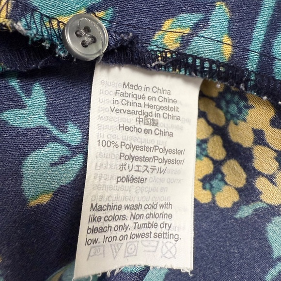 J. Crew Women's Drapey Crepe Navy Floral Wrap Blouse Top Size M Fall, 3/4 Sleeve - Picture 5 of 9